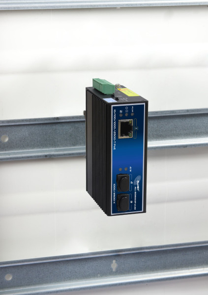 ALLNET Switch industrial unmanaged Layer2 3 Port 2.5 GbE  PoE Budget 90W  1x PoE bt  2x SFP 1G/2