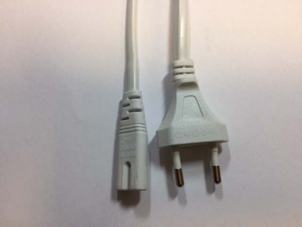 Netzkabel 230V Euro-Stecker/Euro8(C7)-Buchse, 1,8m, weiss, Bulkware