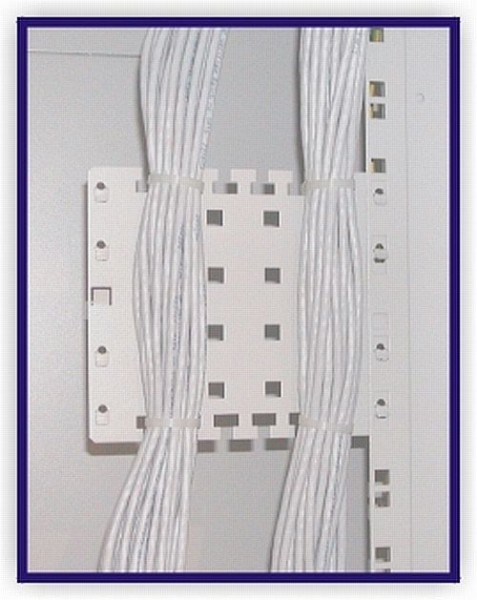 Triton 19"zbh. Kabelmanagement Panel, zum einhängen, Schwarz,