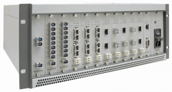 Microsens Modulares Carrier Chassis 4 HE mit 28 Slots